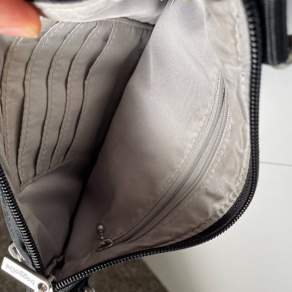 Baggalini Black Crossbody Purse - Picture 4 of 5